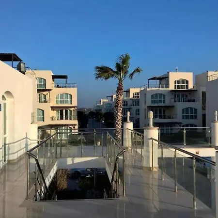 Aphrodite Beachfront - North Cyprus Lägenhet *